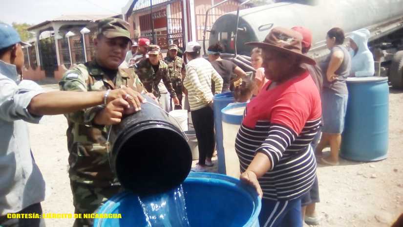 ejercito-distribuye-agua